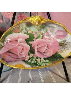 DECOUPAGE CLAM SHELL DECOUPAGE PINK ROSES 🌹 ON A CLAM SHELL TRINKET DISH